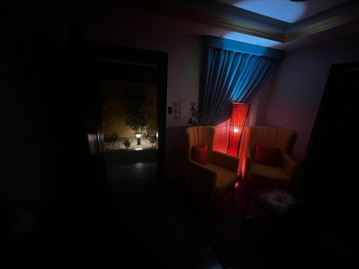 Luxury Flat With Garden And Private Entrance شقة فاخرة بحديقة و مدخل خاص Каир Экстерьер фото