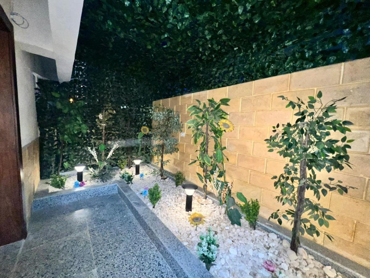 Luxury Flat With Garden And Private Entrance شقة فاخرة بحديقة و مدخل خاص Каир Экстерьер фото