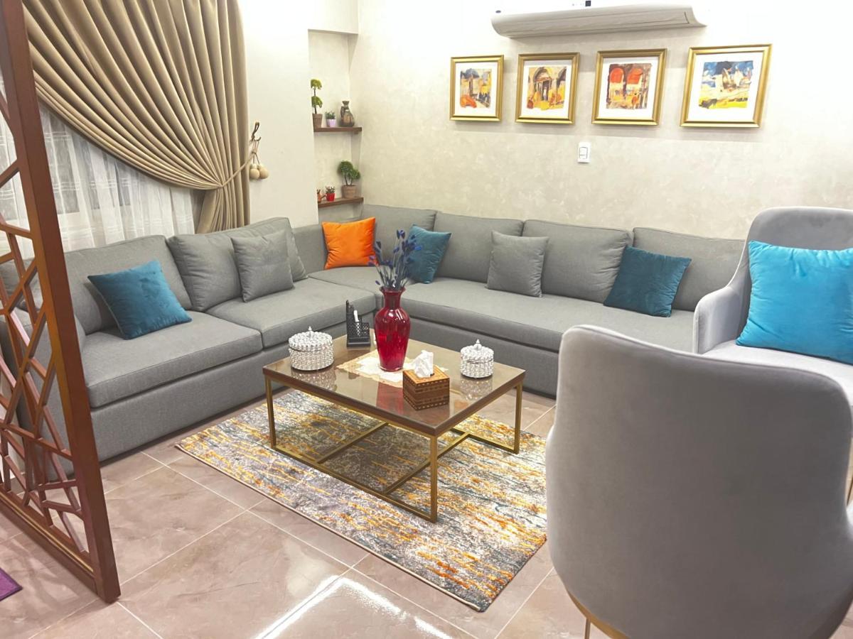 Luxury Flat With Garden And Private Entrance شقة فاخرة بحديقة و مدخل خاص Каир Экстерьер фото